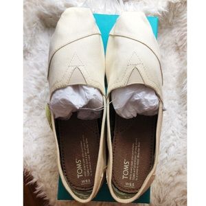 BNWT TOMS Women’s Classic Sz 9.5